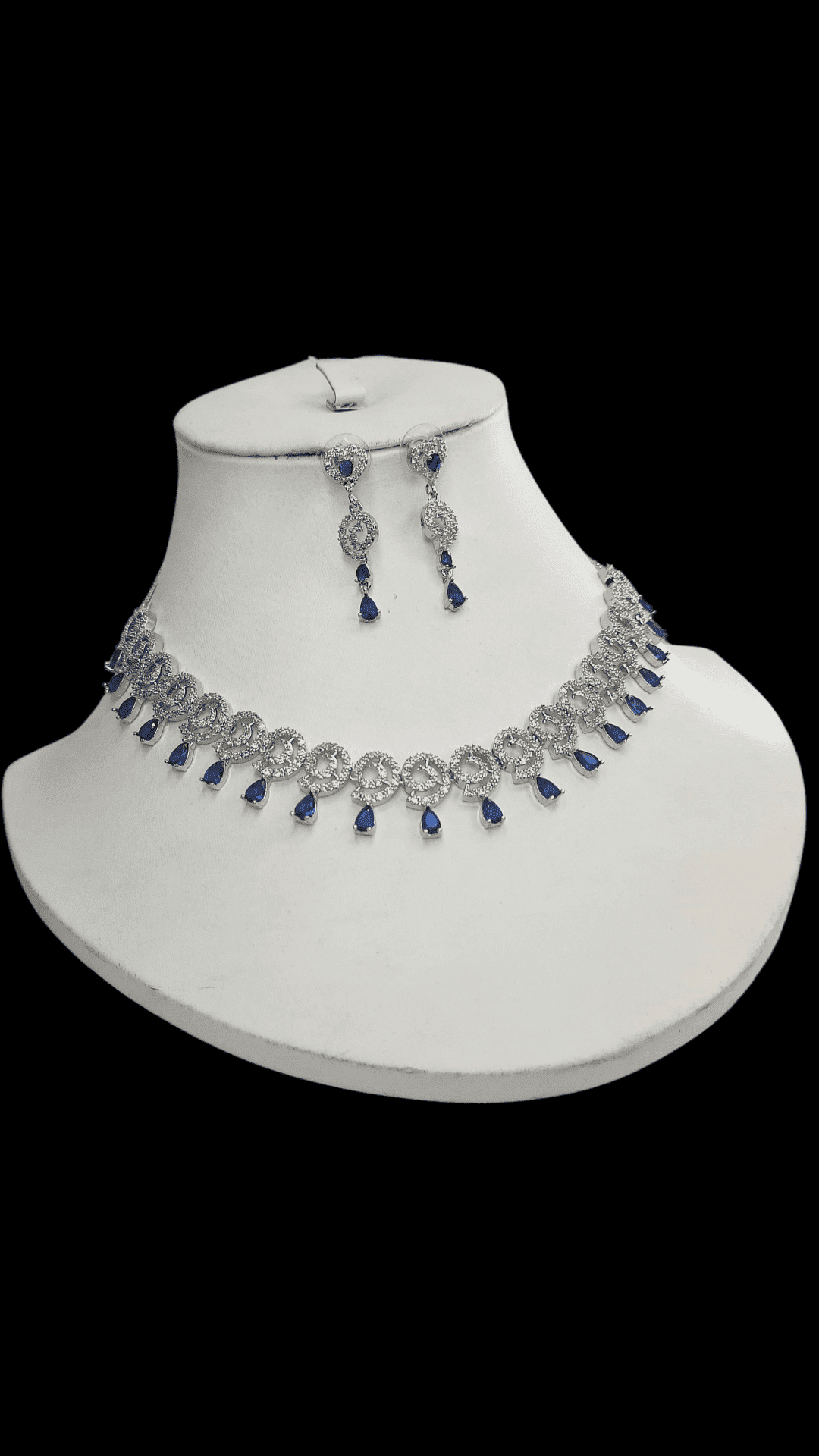 Costume Ad Necklace Set