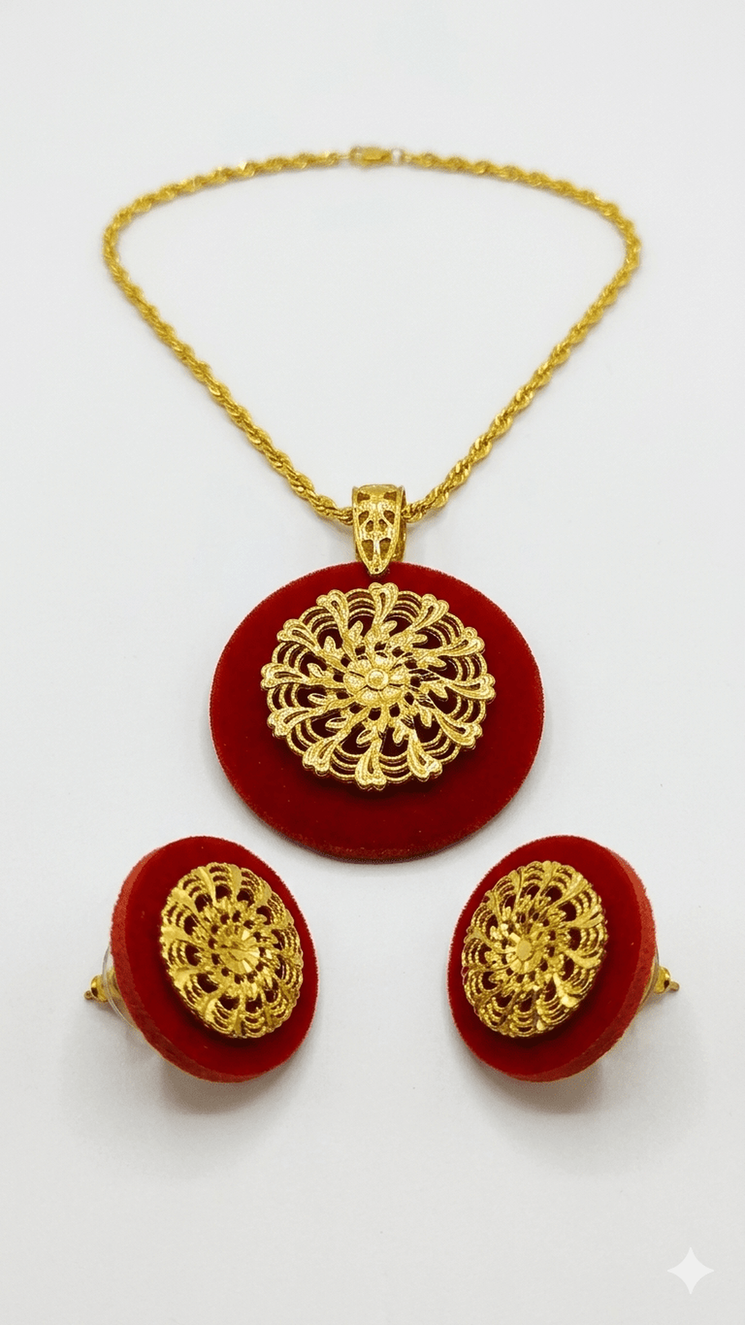 Festival Artificial Jewelry Pola Pendant Set / Plastic & Gold Plated Pendant Set