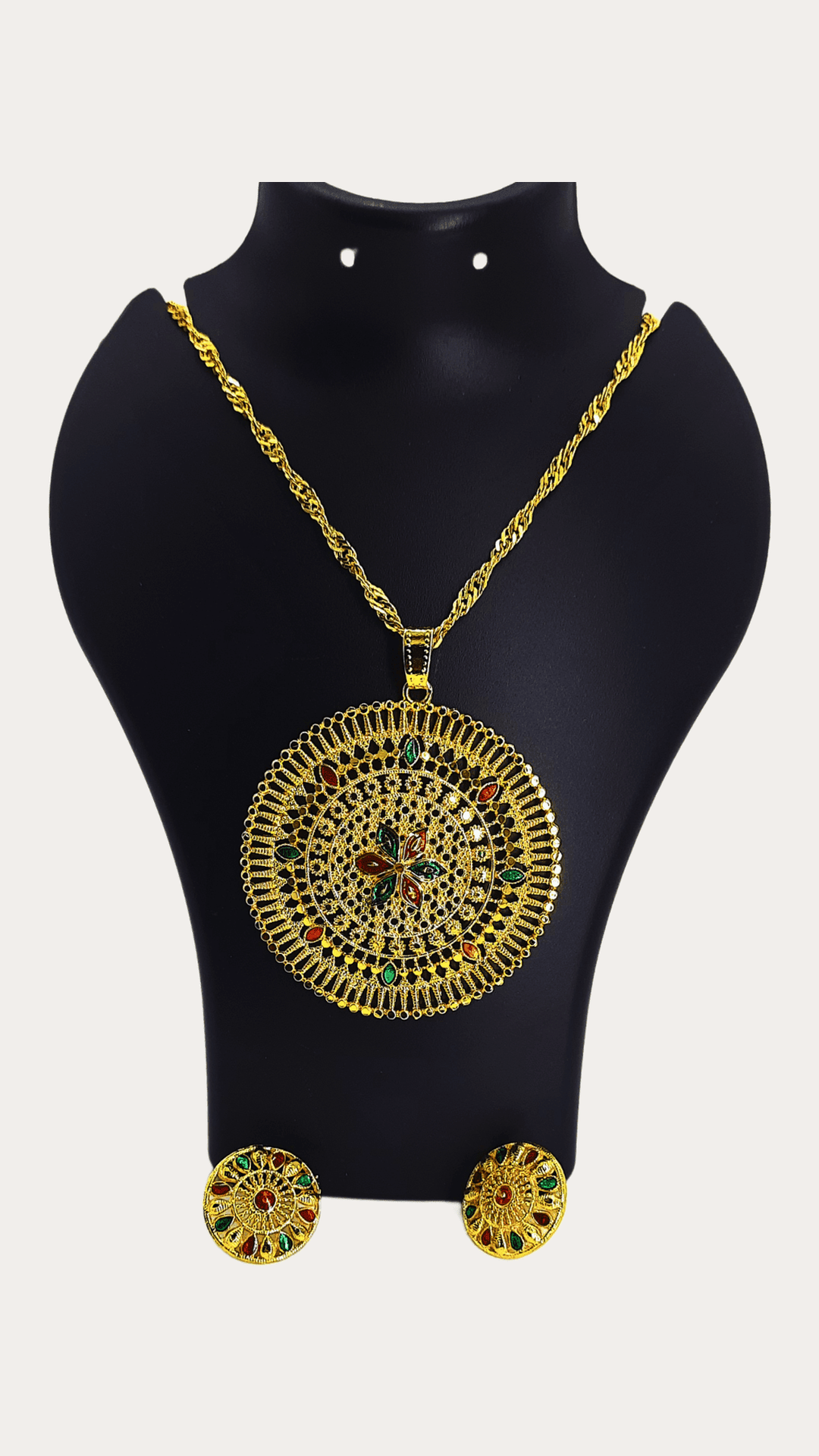 GOLDEN CHAIN PENDENT