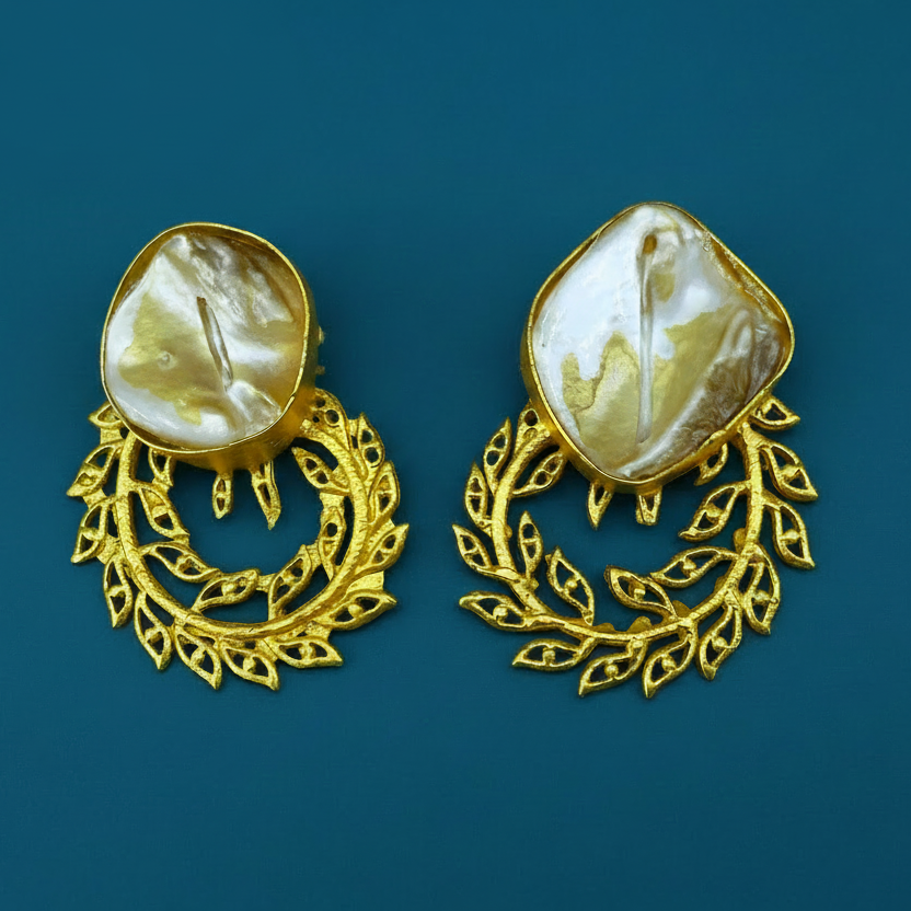 Fancy Leaf Golden Tops Earring
