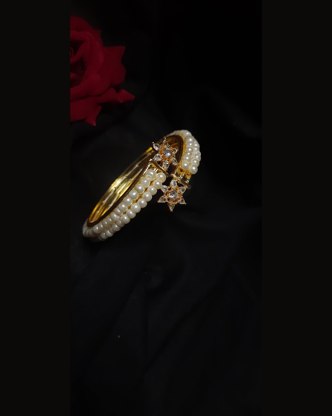 TRENDY PEARL BANGLE