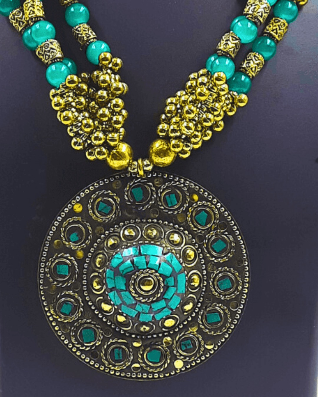 Emarald Tibetian Roundshaped Pendent Necklace