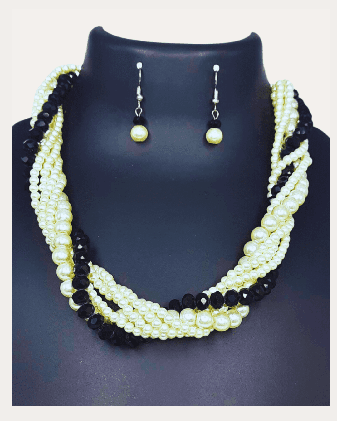 Versatile White Pearl With Black Crystal NeckPiece