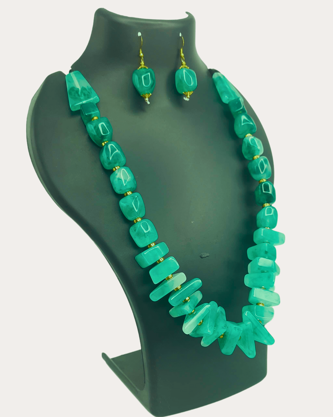 Tri green beaded necklace set