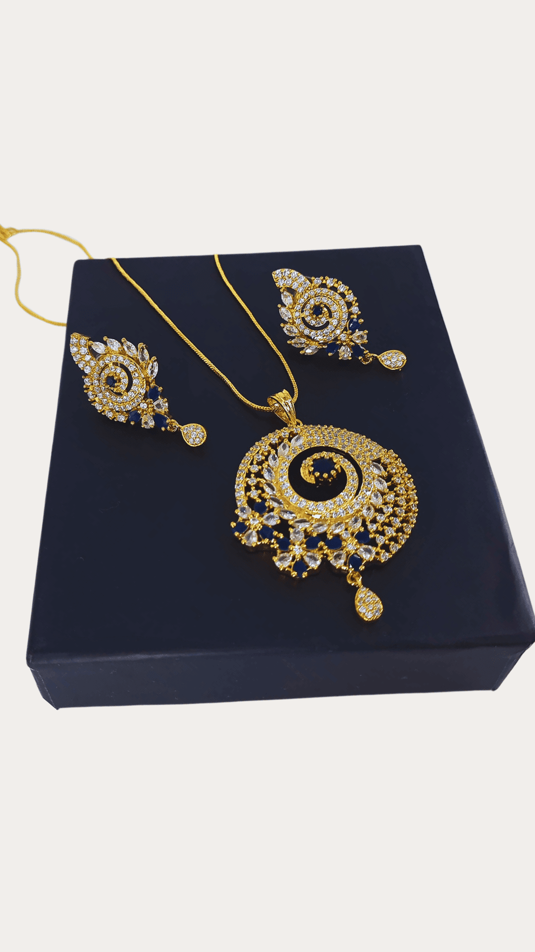 Costume Ad Stone Fitted Pendent Set
