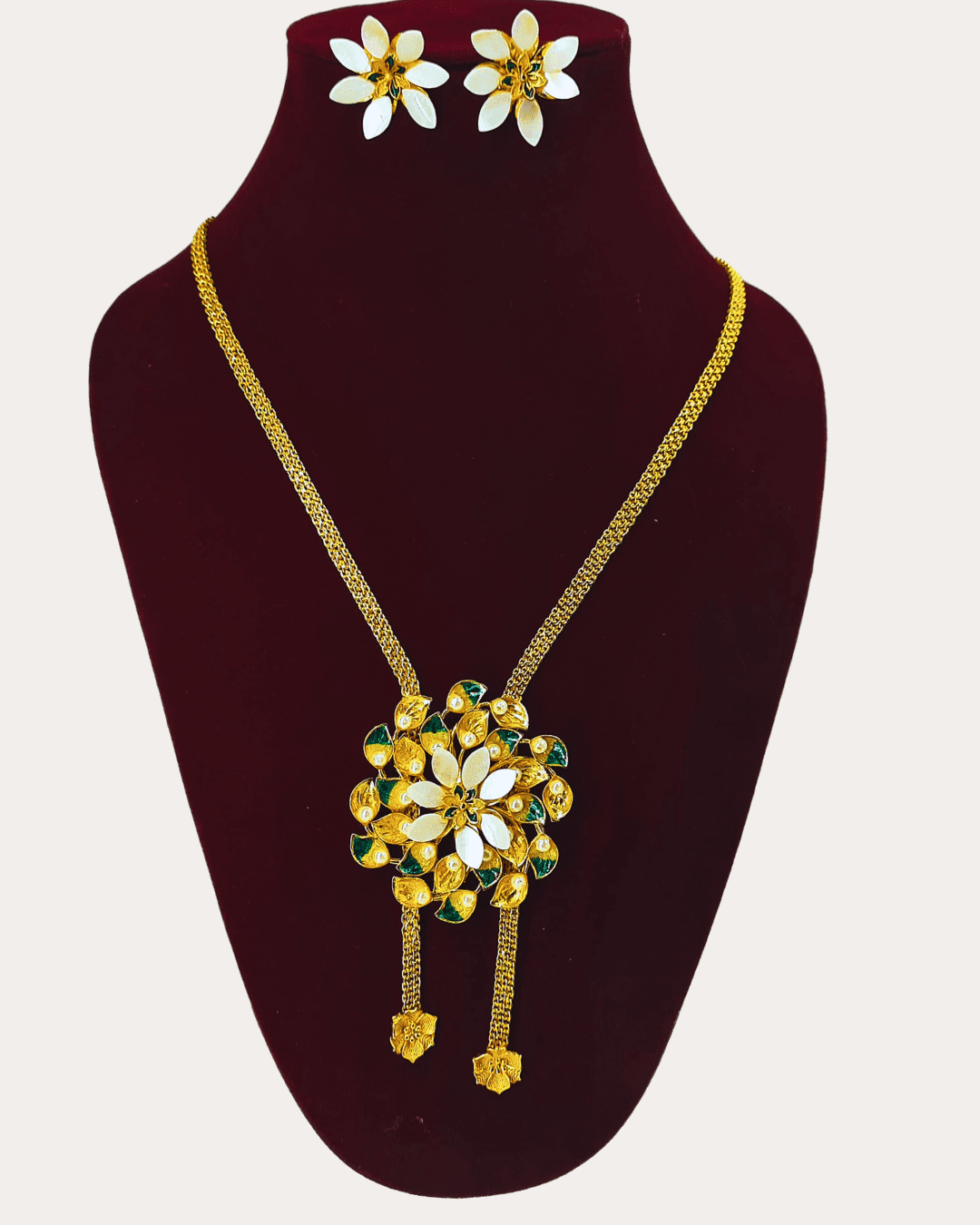 Gold Plated Floral Motif Shell Tie Chain With Earring