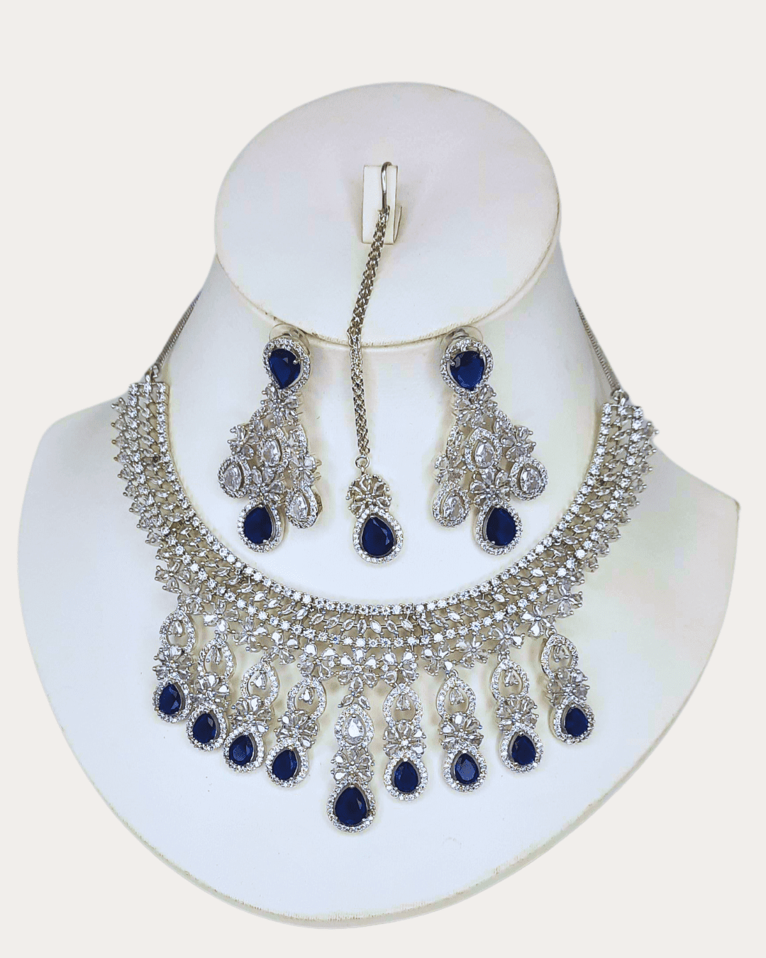 Dazzling Stone Necklace Set