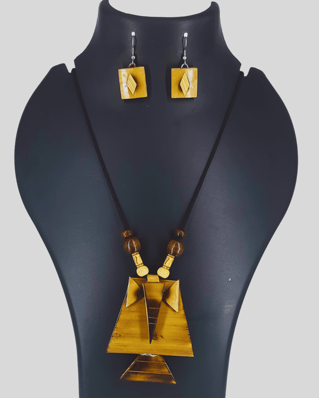 Handcrafted Bamboo Dori Necklace Set