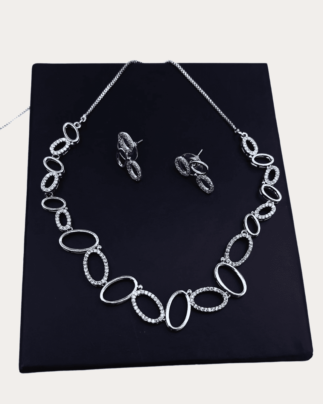 Ad Silvery Necklace Set