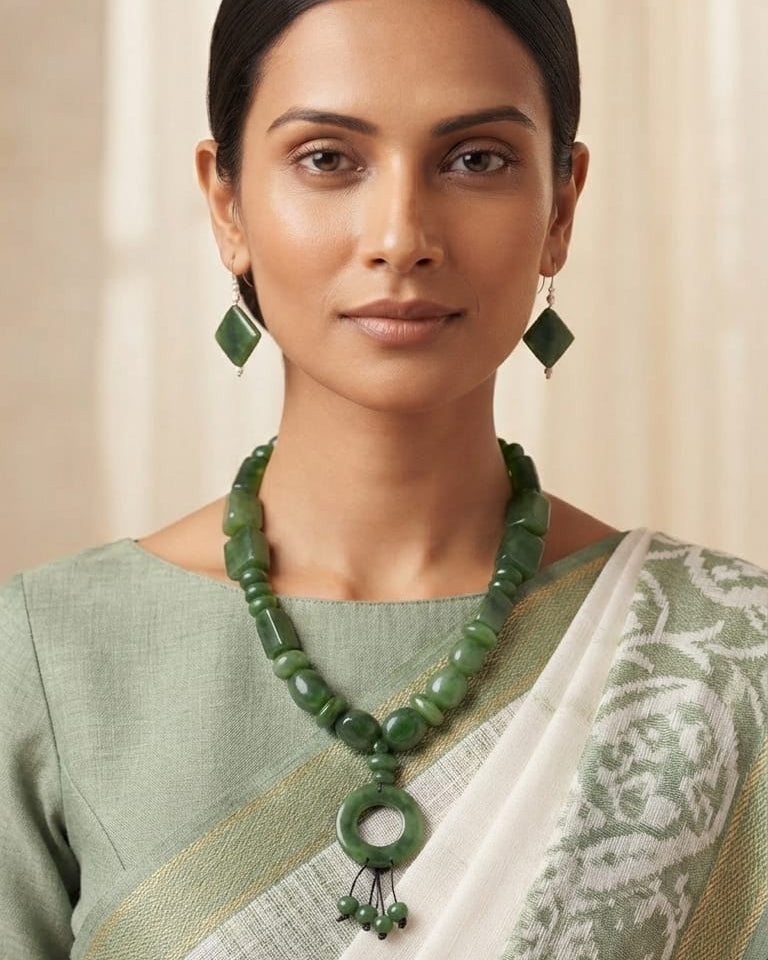 Natural Green Jade Beaded Statement Necklace with Ring Pendant & Matching Earrings