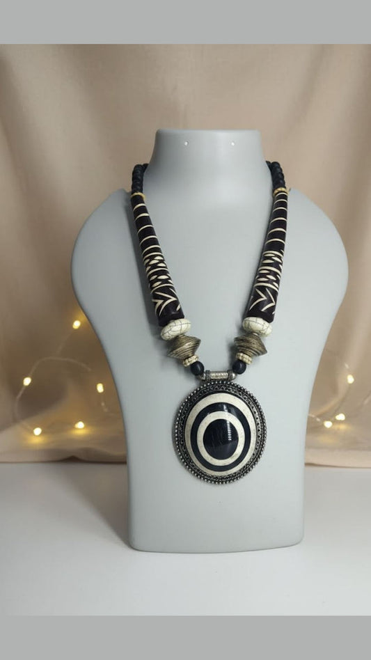 The Oracle’s Gaze Necklace